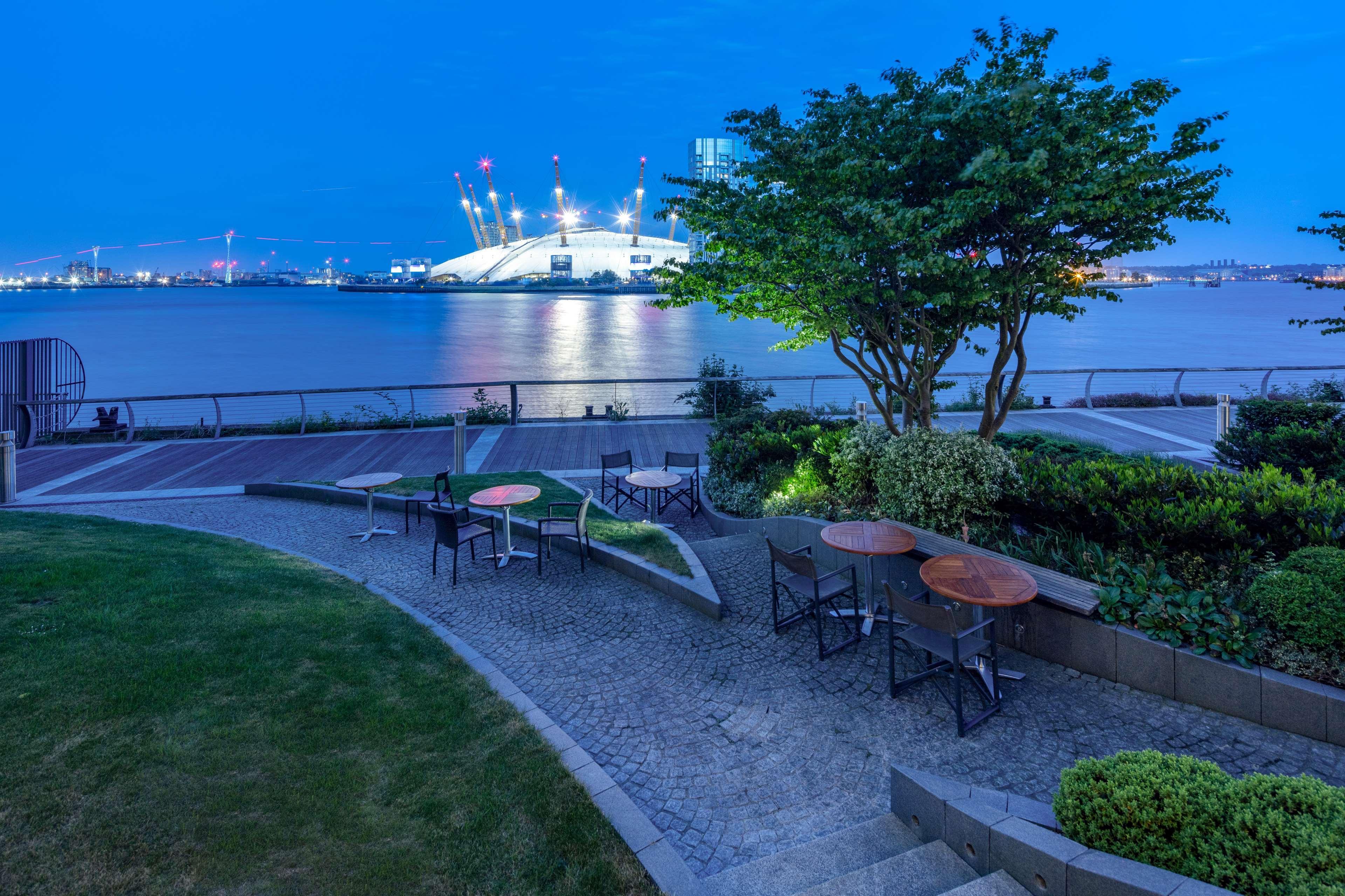 Radisson Blu Hotel, London Canary Wharf East المظهر الخارجي الصورة